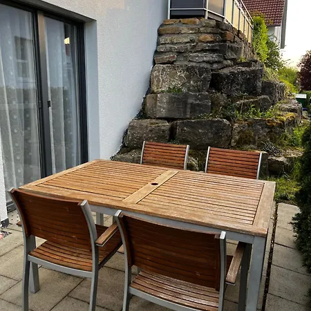 Schoenes Mit Terrasse - Privatvermietung Appartamento *