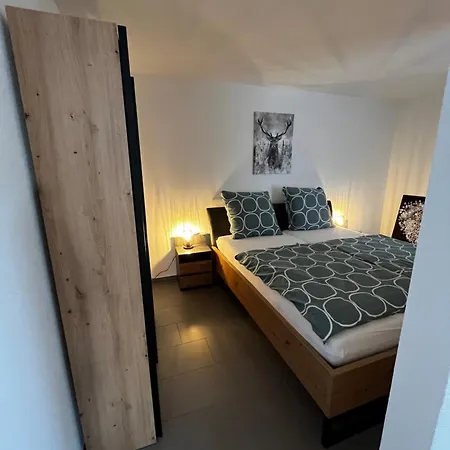 Schoenes Mit Terrasse - Privatvermietung